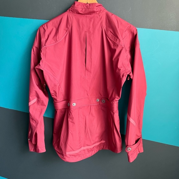 MEC Women's waterproof jacket size 4 - Picture 6 of 15